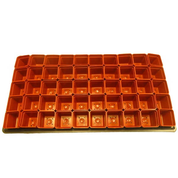 Do čiernej, plastovej misky 60x30 cm, ktorá je tiež v ponuke vojde až 50 ks kvetináčov s rozmerom 6x6 cm